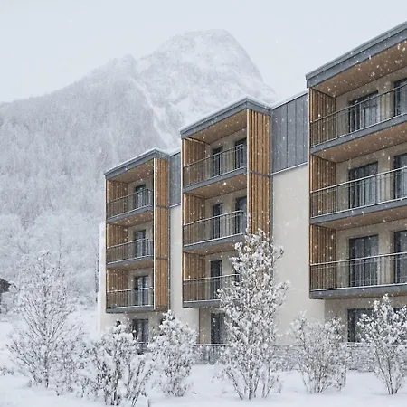 Le Mallet, Courmayeur, Alpine Homesuite アパートホテル 3*