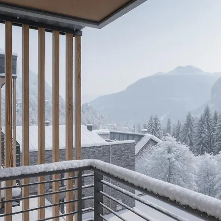 Le Mallet, Courmayeur, Alpine Homesuite アパートホテル 3*