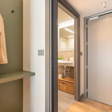 Le Mallet, Courmayeur, Alpine Homesuite アパートホテル クールマイユール