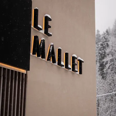 Le Mallet, Courmayeur, Alpine Homesuite شقة فندقية 3*