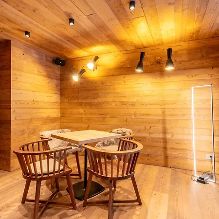 Aparthotel Le Mallet, Courmayeur, Alpine Homesuite