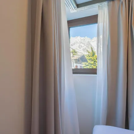 Aparthotel Le Mallet, Courmayeur, Alpine Homesuite Courmayeur