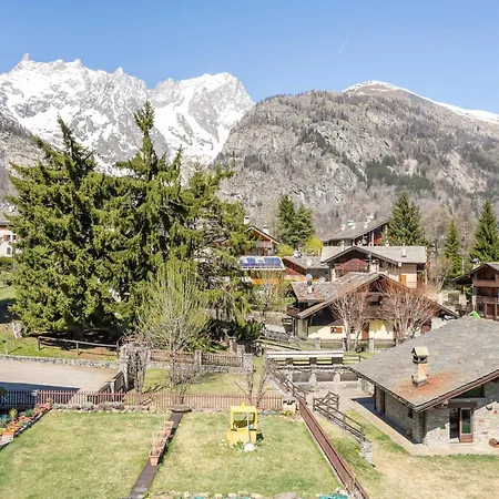 Le Mallet, Courmayeur, Alpine Homesuite Apart Otel