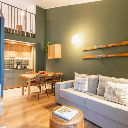 Le Mallet, Courmayeur, Alpine Homesuite شقة فندقية