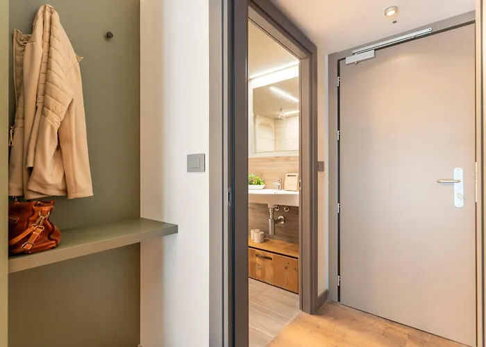 Le Mallet, Courmayeur, Alpine Homesuite شقة فندقية كورمايور